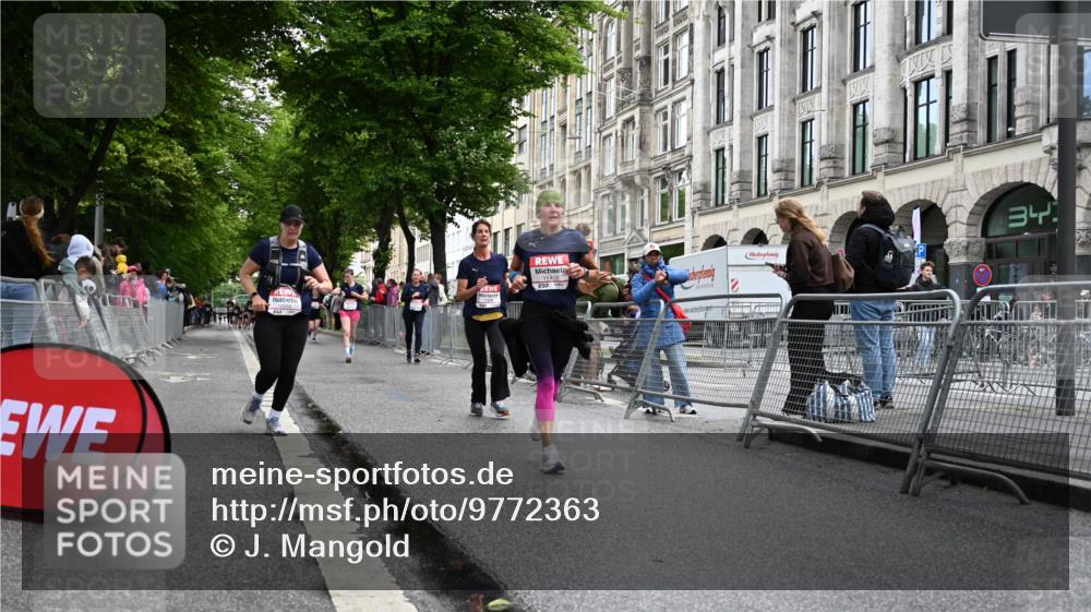 14.06.2026 - REWE Women's Run J. Mangold http://msf.ph/oto/9772363 14.06.2026 10:00:53 Ziel 10068, 10221, 11150, 11265, 11308, 11412, 11522 meine-sportfotos.de