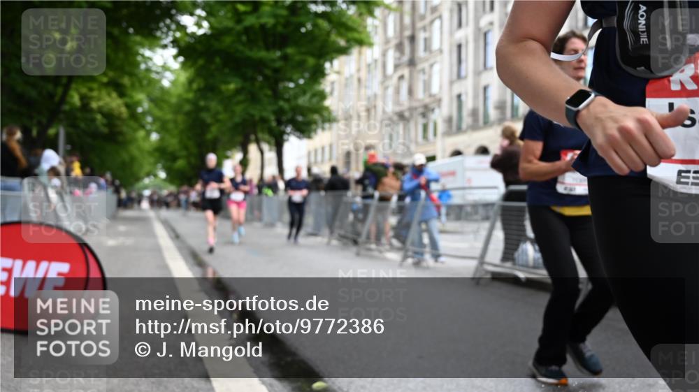 14.06.2026 - REWE Women's Run J. Mangold http://msf.ph/oto/9772386 14.06.2026 10:00:56 Ziel 10068, 10121, 10221, 10792, 10933, 11308, 11412, 11522 meine-sportfotos.de
