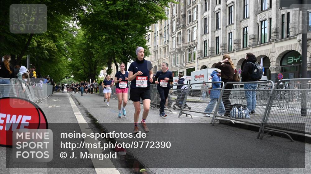 14.06.2026 - REWE Women's Run J. Mangold http://msf.ph/oto/9772390 14.06.2026 10:00:58 Ziel 10068, 10121, 10221, 10792, 10933, 11308, 11375, 11412 meine-sportfotos.de