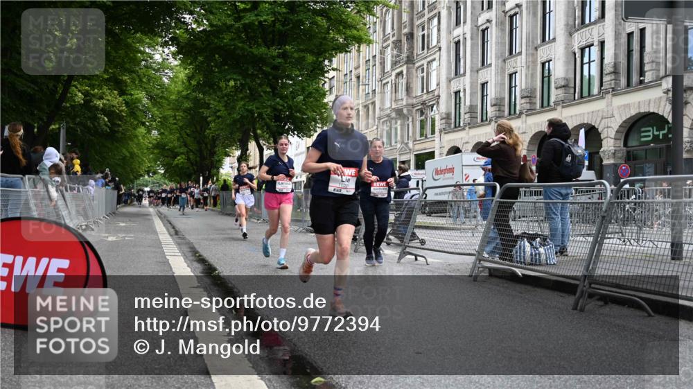 14.06.2026 - REWE Women's Run J. Mangold http://msf.ph/oto/9772394 14.06.2026 10:00:58 Ziel 10068, 10121, 10221, 10792, 10933, 11308, 11375, 11412 meine-sportfotos.de