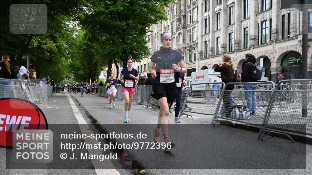 14.06.2026 - REWE Women's Run J. Mangold http://msf.ph/oto/9772396 14.06.2026 10:00:58 Ziel 10068, 10121, 10221, 10792, 10933, 11308, 11375, 11412 meine-sportfotos.de