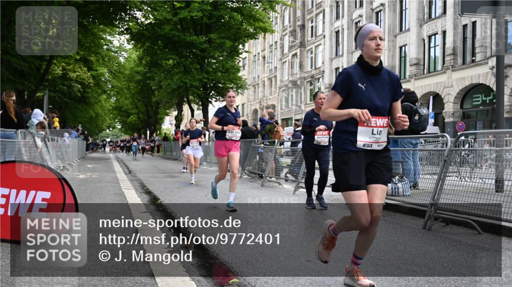 14.06.2026 - REWE Women's Run J. Mangold http://msf.ph/oto/9772401 14.06.2026 10:00:59 Ziel 10121, 10221, 10792, 10933, 11308, 11375 meine-sportfotos.de