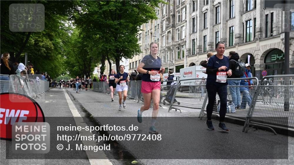 14.06.2026 - REWE Women's Run J. Mangold http://msf.ph/oto/9772408 14.06.2026 10:01:00 Ziel 10121, 10221, 10792, 10933, 11375 meine-sportfotos.de