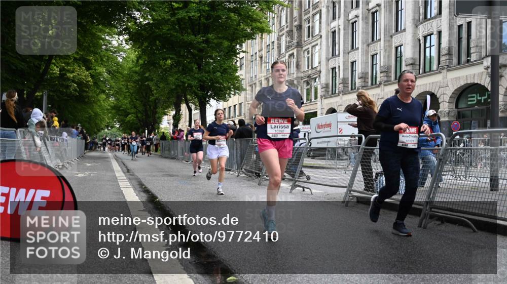 14.06.2026 - REWE Women's Run J. Mangold http://msf.ph/oto/9772410 14.06.2026 10:01:00 Ziel 10121, 10221, 10792, 10933, 11375 meine-sportfotos.de