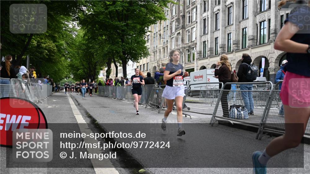 14.06.2026 - REWE Women's Run J. Mangold http://msf.ph/oto/9772424 14.06.2026 10:01:01 Ziel 10121, 10221, 10792, 10933, 11375 meine-sportfotos.de
