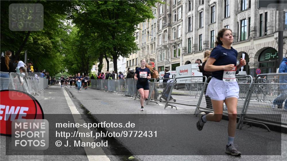14.06.2026 - REWE Women's Run J. Mangold http://msf.ph/oto/9772431 14.06.2026 10:01:02 Ziel 10121, 10221, 10792, 10933, 11375 meine-sportfotos.de