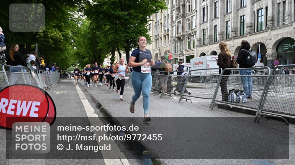 14.06.2026 - REWE Women's Run J. Mangold http://msf.ph/oto/9772455 14.06.2026 10:01:09 Ziel 10077, 10369, 10824, 10828, 10902, 10915, 11018, 11196, 11319 meine-sportfotos.de