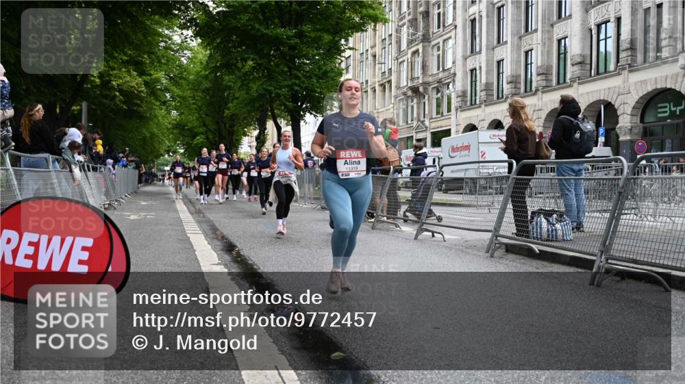 14.06.2026 - REWE Women's Run J. Mangold http://msf.ph/oto/9772457 14.06.2026 10:01:09 Ziel 10077, 10369, 10824, 10828, 10902, 10915, 11018, 11196, 11319 meine-sportfotos.de