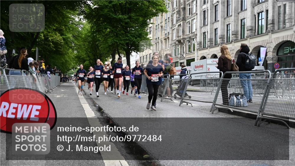 14.06.2026 - REWE Women's Run J. Mangold http://msf.ph/oto/9772484 14.06.2026 10:01:12 Ziel 10077, 10307, 10315, 10369, 10482, 10812, 10824, 10828, 10902, 10915, 10966, 11018, 11044, 11045, 11196, 11206, 11319, 11361 meine-sportfotos.de