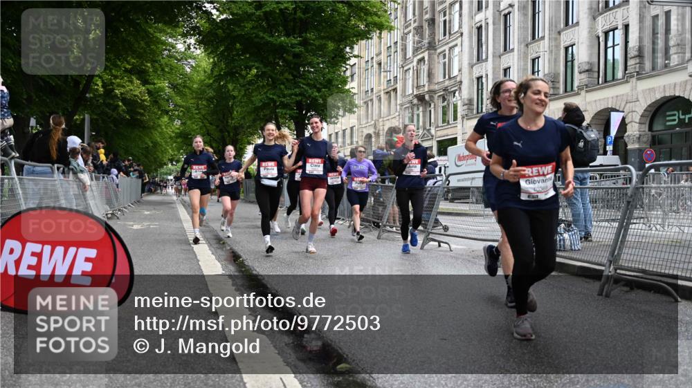 14.06.2026 - REWE Women's Run J. Mangold http://msf.ph/oto/9772503 14.06.2026 10:01:13 Ziel 10077, 10307, 10315, 10369, 10482, 10812, 10824, 10828, 10902, 10915, 10966, 11018, 11044, 11045, 11196, 11206, 11319, 11361 meine-sportfotos.de