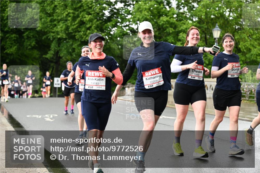 14.06.2026 - REWE Women's Run Dr. Thomas Lammeyer http://msf.ph/oto/9772526 14.06.2026 09:50:58 Laufen 5, 11083, 57, 10208, 7, 11405, 7, 10886 meine-sportfotos.de