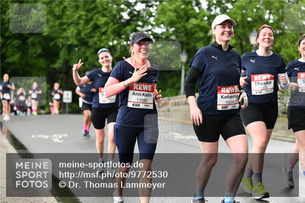 14.06.2026 - REWE Women's Run Dr. Thomas Lammeyer http://msf.ph/oto/9772530 14.06.2026 09:50:58 Laufen 11083, 7, 10208, 77, 11405, 7 meine-sportfotos.de