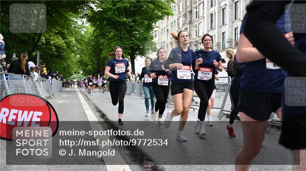 14.06.2026 - REWE Women's Run J. Mangold http://msf.ph/oto/9772534 14.06.2026 10:01:17 Ziel 10077, 10307, 10315, 10369, 10482, 10812, 10824, 10828, 10915, 10966, 11018, 11044, 11045, 11206, 11361 meine-sportfotos.de