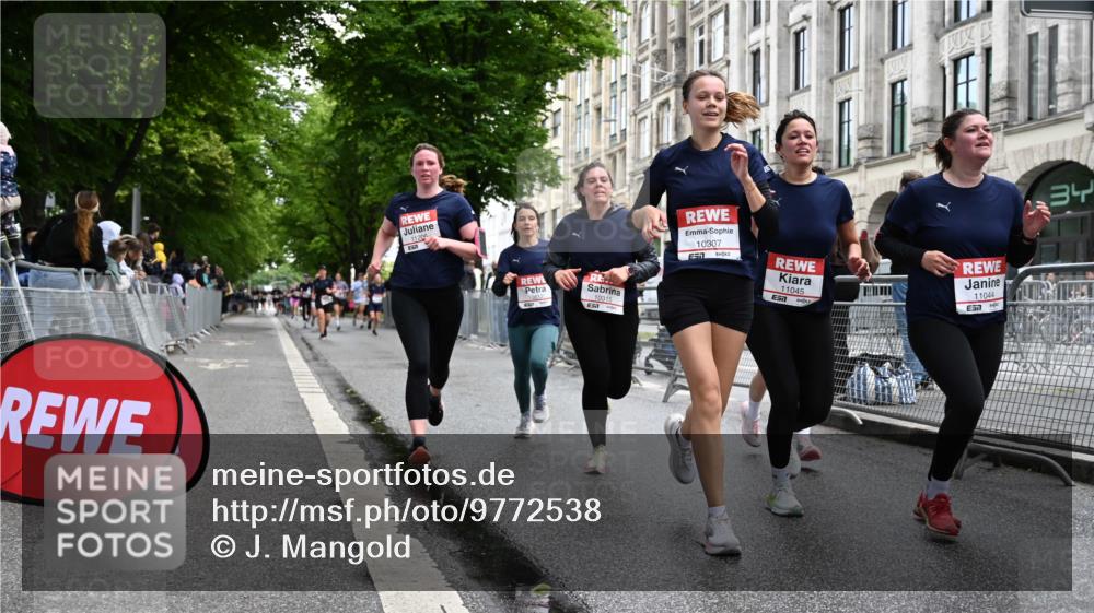 14.06.2026 - REWE Women's Run J. Mangold http://msf.ph/oto/9772538 14.06.2026 10:01:17 Ziel 10077, 10307, 10315, 10369, 10482, 10812, 10824, 10828, 10915, 10966, 11018, 11044, 11045, 11206, 11361 meine-sportfotos.de
