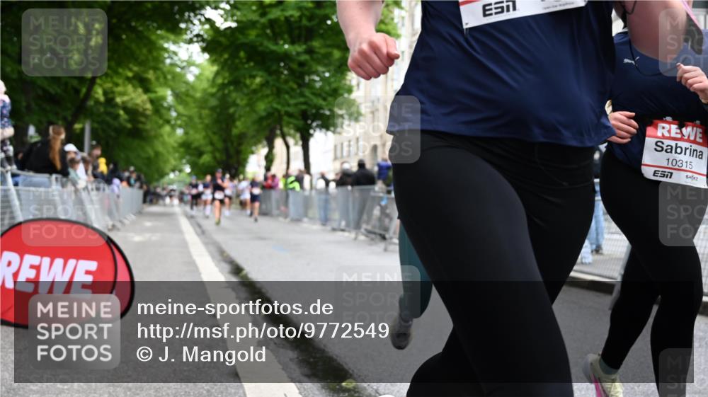 14.06.2026 - REWE Women's Run J. Mangold http://msf.ph/oto/9772549 14.06.2026 10:01:18 Ziel 10077, 10307, 10315, 10482, 10812, 10824, 10828, 10915, 10966, 11018, 11044, 11045, 11206, 11361 meine-sportfotos.de
