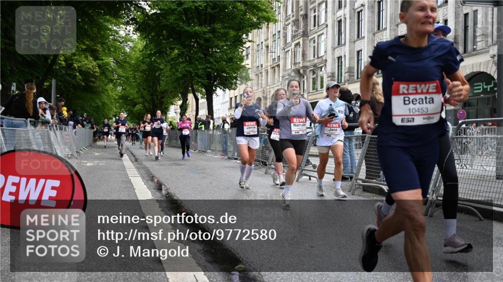 14.06.2026 - REWE Women's Run J. Mangold http://msf.ph/oto/9772580 14.06.2026 10:01:27 Ziel 10165, 10320, 10453, 10495, 10521, 10831, 11013, 11075, 11078, 11285 meine-sportfotos.de
