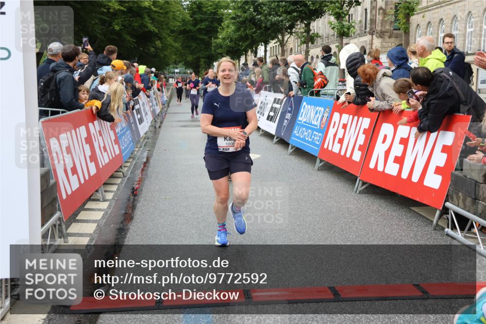 14.06.2026 - REWE Women's Run Strokosch-Dieckow http://msf.ph/oto/9772592 14.06.2026 09:54:49 Ziel 10066, 10099, 10290, 10986, 11179, 11407, 11499 meine-sportfotos.de
