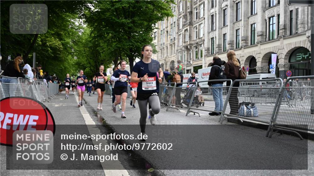 14.06.2026 - REWE Women's Run J. Mangold http://msf.ph/oto/9772602 14.06.2026 10:01:30 Ziel 10165, 10320, 10431, 10453, 10495, 10521, 10817, 10831, 11038, 11039, 11041, 11075, 11078, 11225, 11285 meine-sportfotos.de