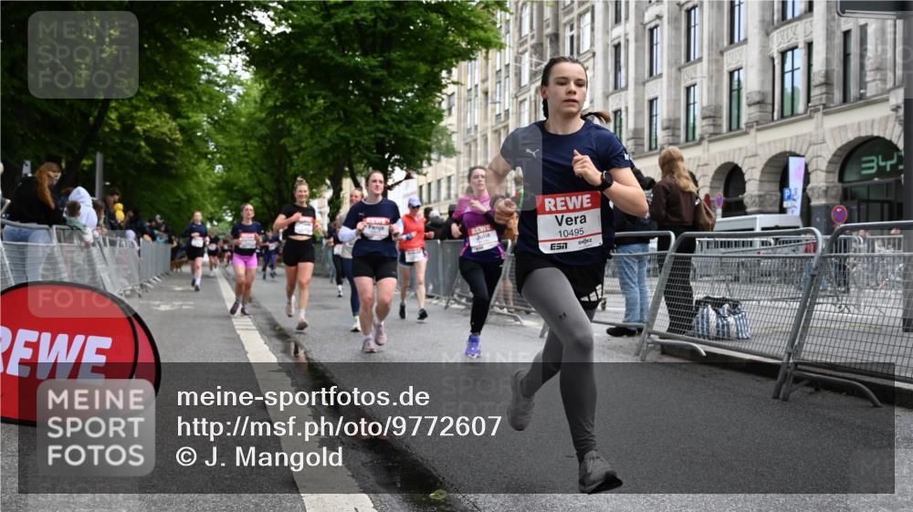 14.06.2026 - REWE Women's Run J. Mangold http://msf.ph/oto/9772607 14.06.2026 10:01:31 Ziel 10165, 10320, 10431, 10495, 10521, 10817, 10831, 11038, 11039, 11041, 11075, 11078, 11225, 11285 meine-sportfotos.de