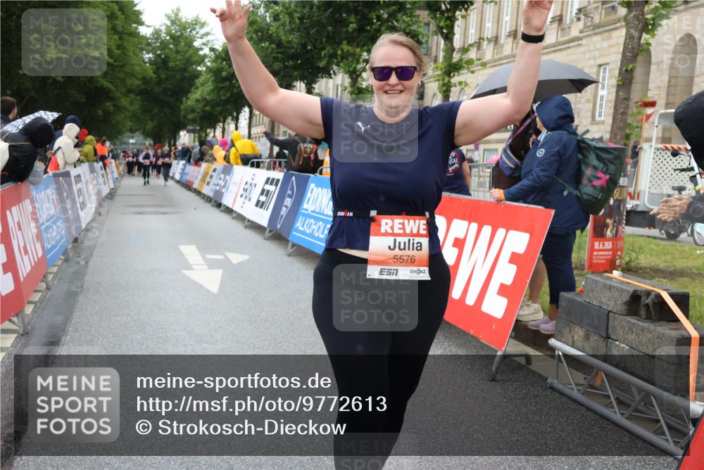 14.06.2026 - REWE Women's Run Strokosch-Dieckow http://msf.ph/oto/9772613 14.06.2026 11:09:40 Ziel 5406, 5549, 5576, 5761, 5762, 5854, 5981, 5987 meine-sportfotos.de