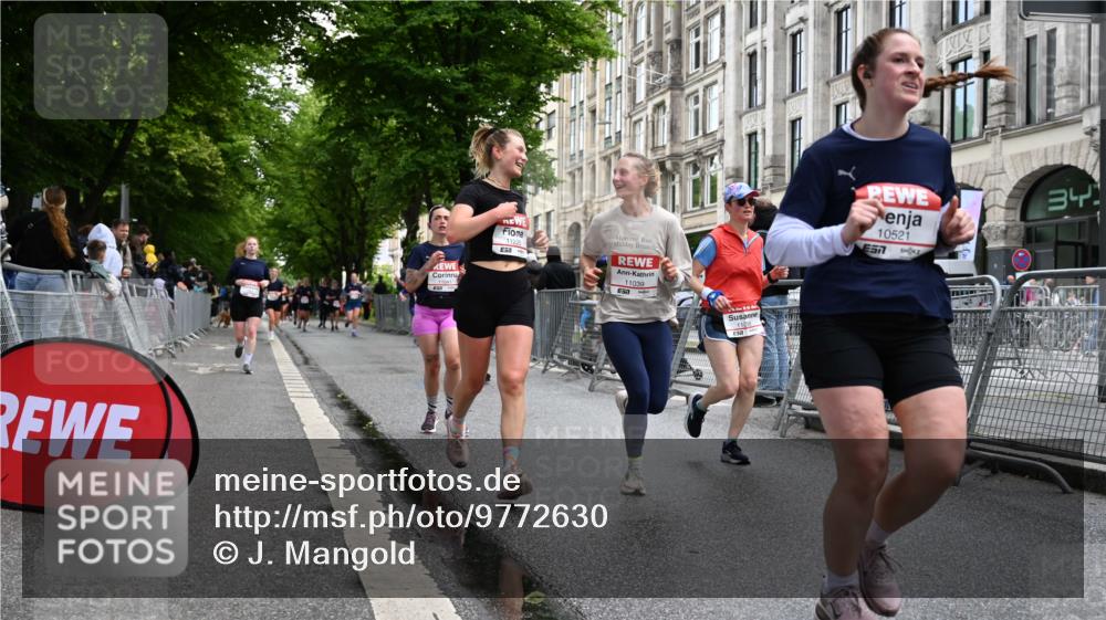 14.06.2026 - REWE Women's Run J. Mangold http://msf.ph/oto/9772630 14.06.2026 10:01:33 Ziel 10320, 10431, 10495, 10521, 10817, 11038, 11039, 11041, 11078, 11139, 11225, 11285 meine-sportfotos.de