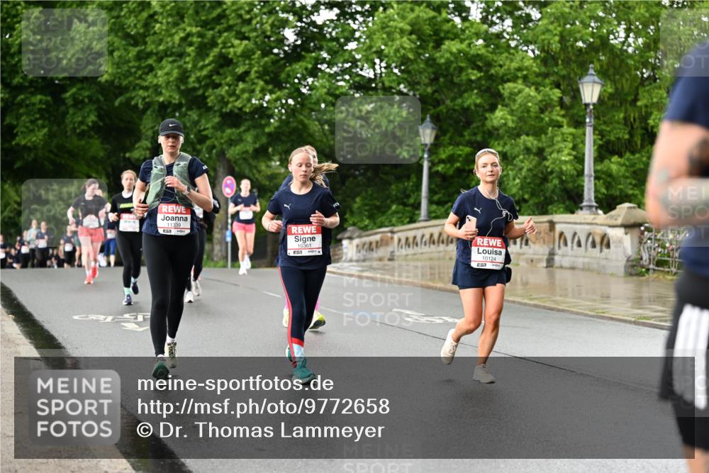 14.06.2026 - REWE Women's Run Dr. Thomas Lammeyer http://msf.ph/oto/9772658 14.06.2026 09:51:08 Laufen 11339, 10361, 57, 10124 meine-sportfotos.de