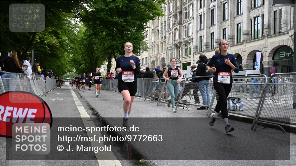 14.06.2026 - REWE Women's Run J. Mangold http://msf.ph/oto/9772663 14.06.2026 10:01:36 Ziel 10431, 10521, 10817, 11038, 11039, 11041, 11139, 11180, 11225, 11285, 11506 meine-sportfotos.de