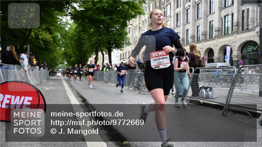 14.06.2026 - REWE Women's Run J. Mangold http://msf.ph/oto/9772669 14.06.2026 10:01:37 Ziel 10431, 10521, 10817, 11038, 11039, 11041, 11139, 11162, 11180, 11225, 11506 meine-sportfotos.de