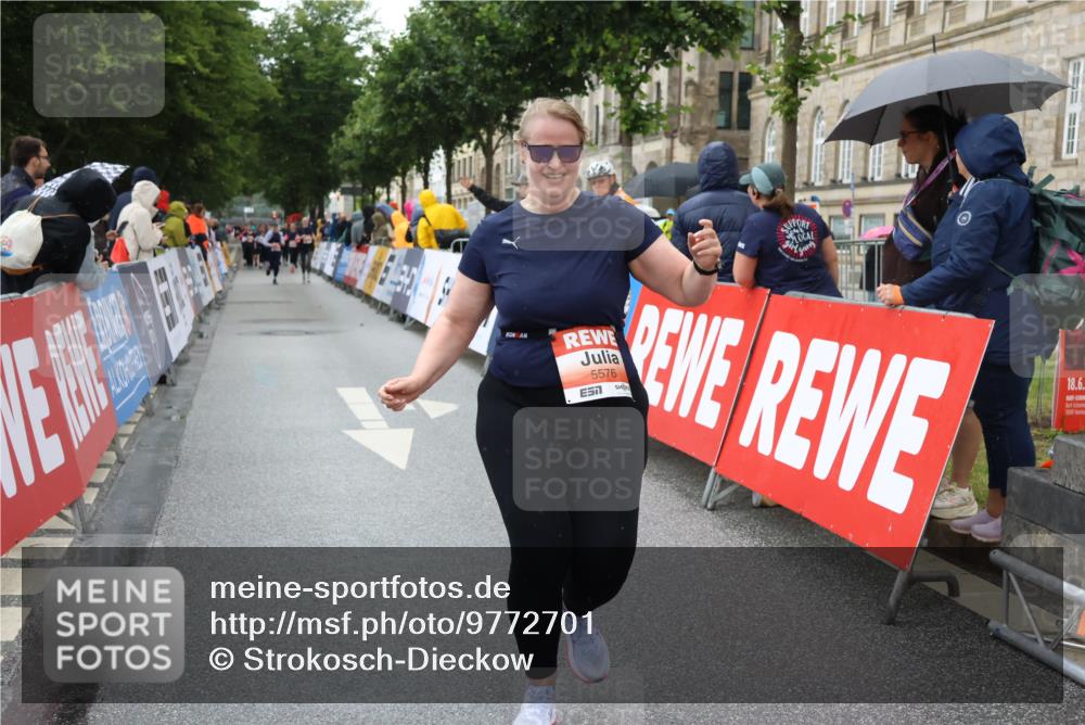 14.06.2026 - REWE Women's Run Strokosch-Dieckow http://msf.ph/oto/9772701 14.06.2026 11:09:39 Ziel 5406, 5549, 5576, 5761, 5762, 5836, 5854, 5981, 5987 meine-sportfotos.de