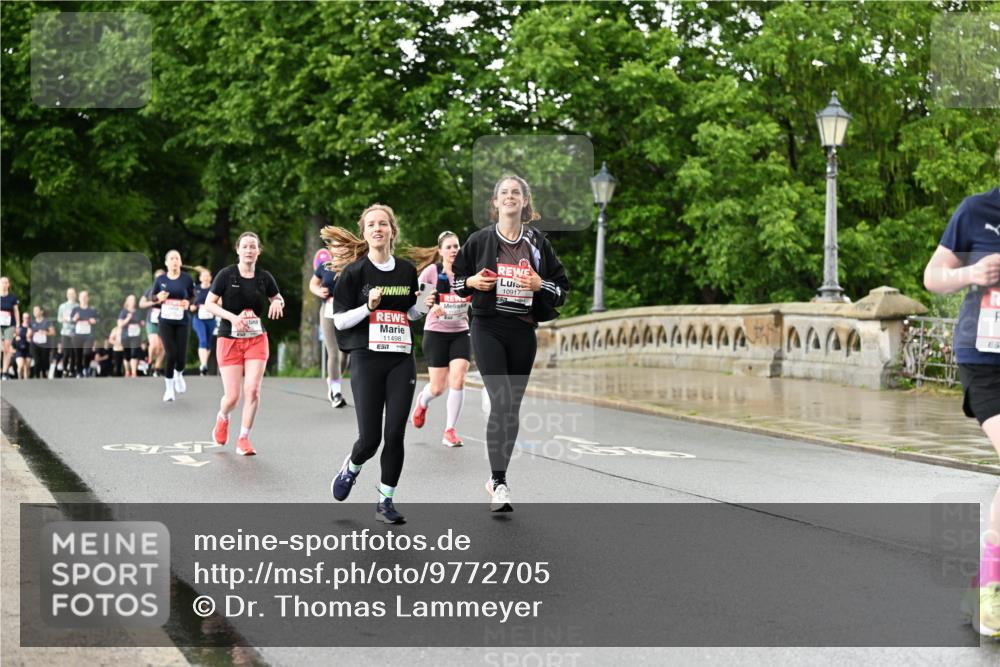 14.06.2026 - REWE Women's Run Dr. Thomas Lammeyer http://msf.ph/oto/9772705 14.06.2026 09:51:11 Laufen 11498, 10917 meine-sportfotos.de