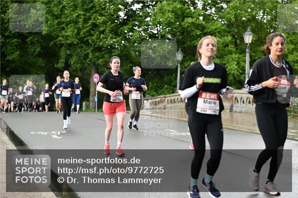 14.06.2026 - REWE Women's Run Dr. Thomas Lammeyer http://msf.ph/oto/9772725 14.06.2026 09:51:13 Laufen 11219, 11498, 857, 10917 meine-sportfotos.de
