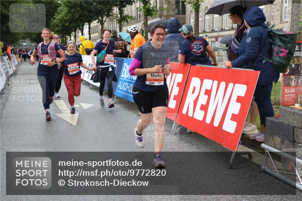 14.06.2026 - REWE Women's Run Strokosch-Dieckow http://msf.ph/oto/9772820 14.06.2026 11:09:36 Ziel 5279, 5406, 5549, 5576, 5761, 5762, 5836, 5854, 5968, 5981, 5987 meine-sportfotos.de