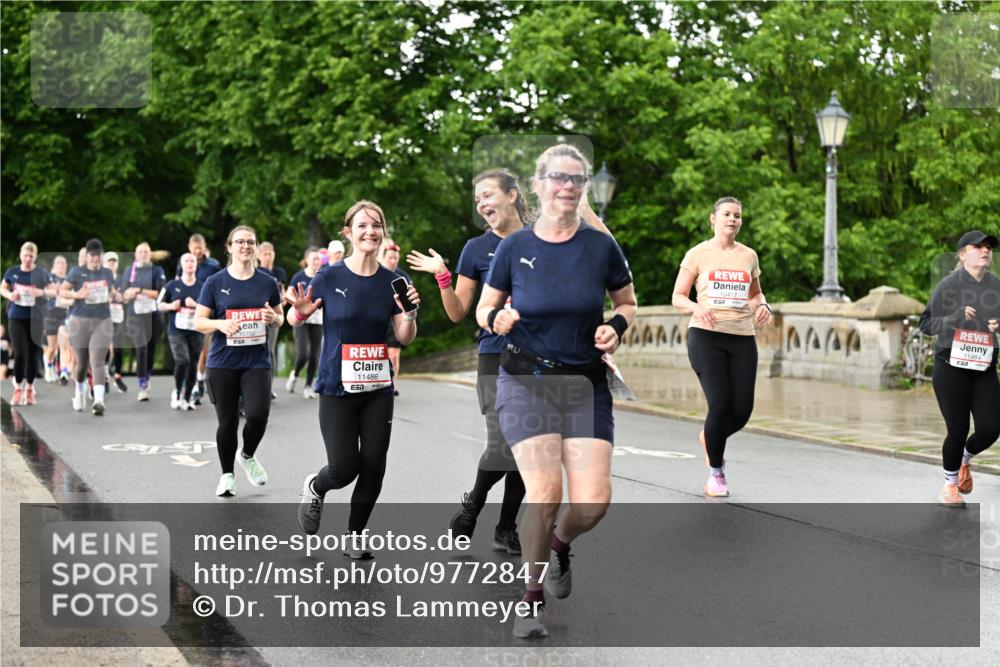 14.06.2026 - REWE Women's Run Dr. Thomas Lammeyer http://msf.ph/oto/9772847 14.06.2026 09:51:27 Laufen 10702, 11486, 10417, 7434, 11484 meine-sportfotos.de