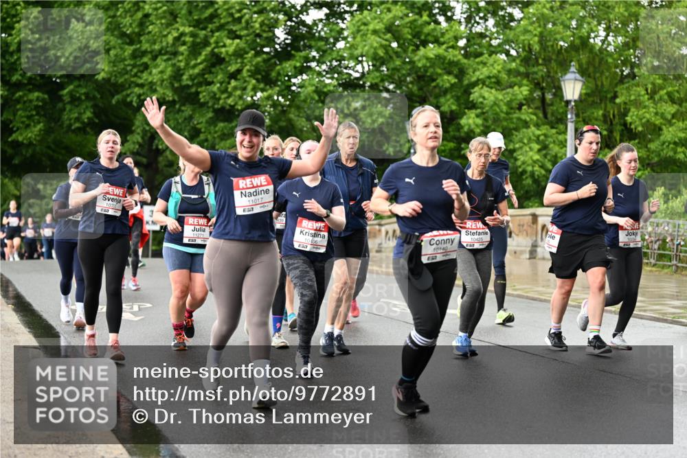 14.06.2026 - REWE Women's Run Dr. Thomas Lammeyer http://msf.ph/oto/9772891 14.06.2026 09:51:32 Laufen 10703, 3, 11271, 11017, 57, 10406, 10140, 37, 10425, 10259 meine-sportfotos.de