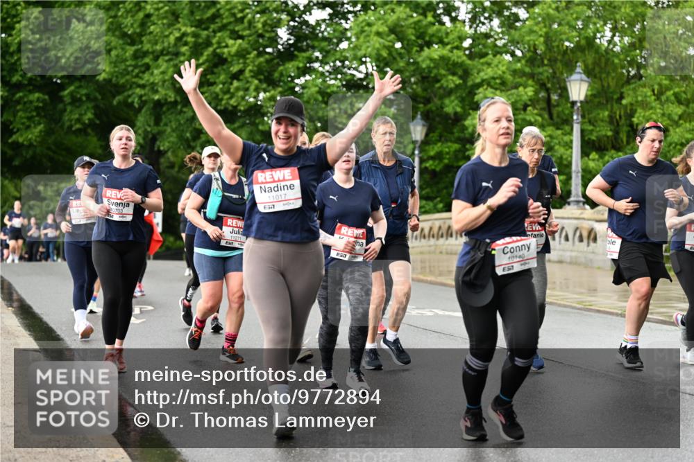 14.06.2026 - REWE Women's Run Dr. Thomas Lammeyer http://msf.ph/oto/9772894 14.06.2026 09:51:32 Laufen 10703, 11017, 6577, 11271, 17, 7, 10140 meine-sportfotos.de