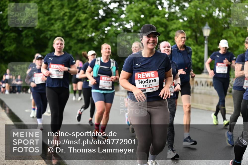 14.06.2026 - REWE Women's Run Dr. Thomas Lammeyer http://msf.ph/oto/9772901 14.06.2026 09:51:33 Laufen 11017, 57 meine-sportfotos.de