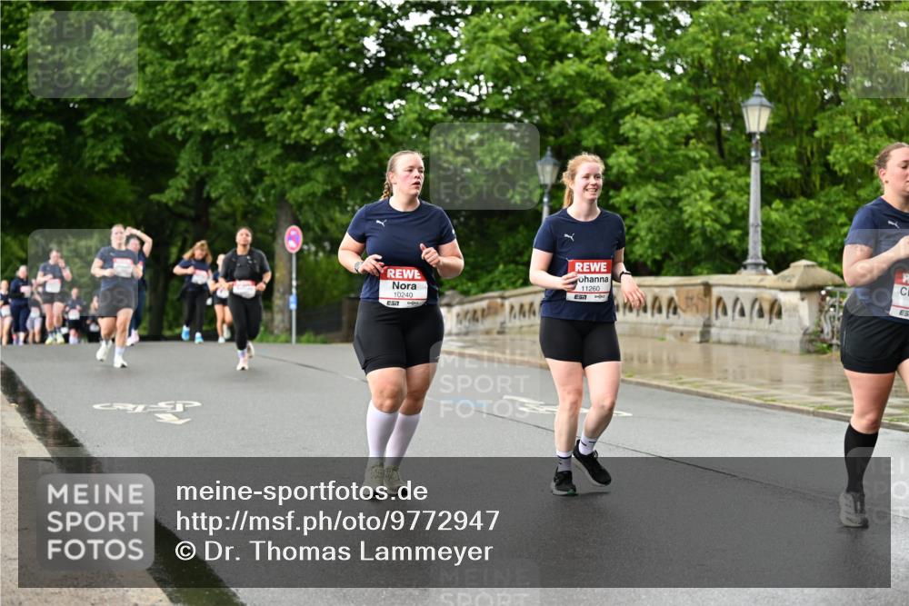 14.06.2026 - REWE Women's Run Dr. Thomas Lammeyer http://msf.ph/oto/9772947 14.06.2026 09:51:39 Laufen 10240, 7, 11260, 7 meine-sportfotos.de