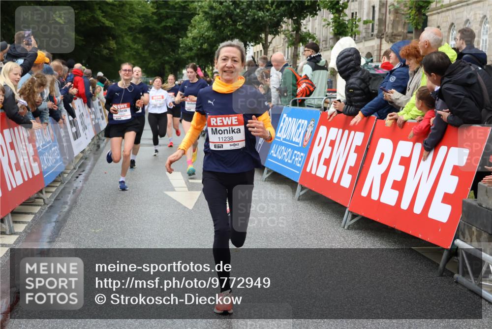 14.06.2026 - REWE Women's Run Strokosch-Dieckow http://msf.ph/oto/9772949 14.06.2026 09:55:07 Ziel 10154, 10343, 10352, 10526, 11056, 11238, 11266, 11270, 11273, 11335 meine-sportfotos.de