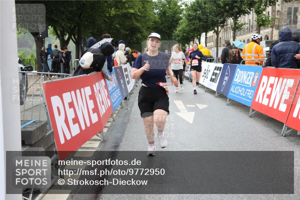 14.06.2026 - REWE Women's Run Strokosch-Dieckow http://msf.ph/oto/9772950 14.06.2026 11:09:30 Ziel 5259, 5279, 5681, 5761, 5762, 5836, 5927, 5968, 5987 meine-sportfotos.de