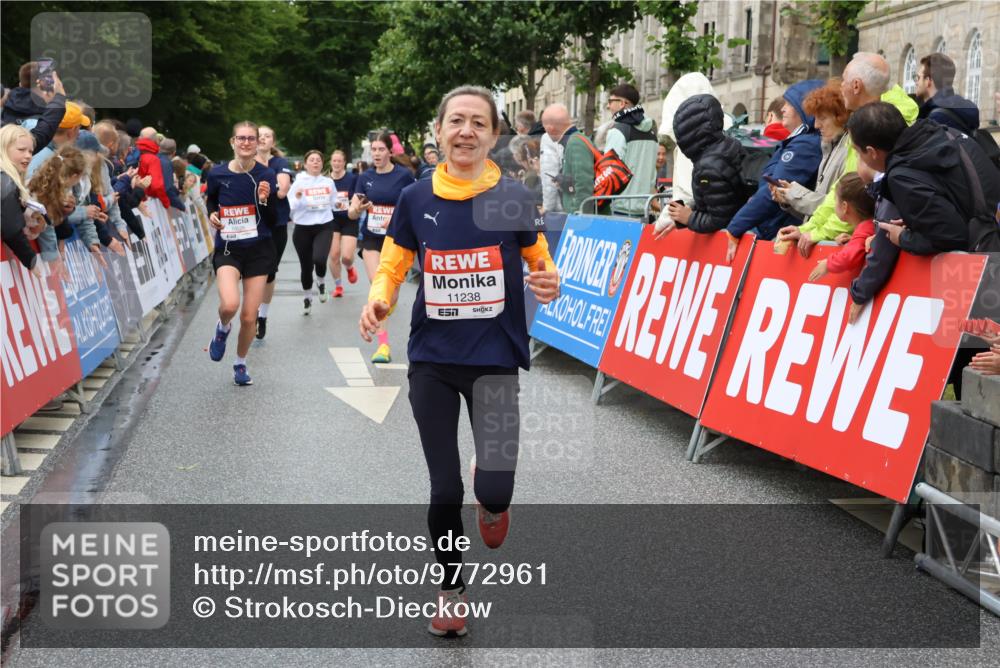 14.06.2026 - REWE Women's Run Strokosch-Dieckow http://msf.ph/oto/9772961 14.06.2026 09:55:07 Ziel 10154, 10343, 10352, 10526, 11056, 11238, 11266, 11270, 11273, 11335 meine-sportfotos.de