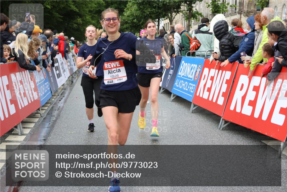 14.06.2026 - REWE Women's Run Strokosch-Dieckow http://msf.ph/oto/9773023 14.06.2026 09:55:09 Ziel 10154, 10343, 10352, 10526, 11056, 11238, 11266, 11270, 11273, 11335 meine-sportfotos.de
