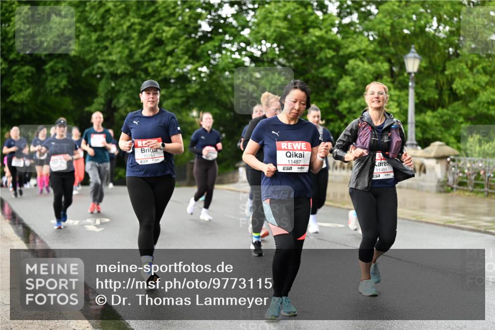14.06.2026 - REWE Women's Run Dr. Thomas Lammeyer http://msf.ph/oto/9773115 14.06.2026 09:51:56 Laufen 10254, 57, 11487, 11451 meine-sportfotos.de