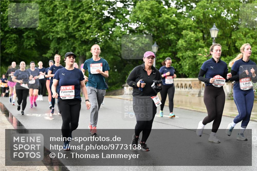 14.06.2026 - REWE Women's Run Dr. Thomas Lammeyer http://msf.ph/oto/9773138 14.06.2026 09:51:59 Laufen 10525, 7, 109, 4444, 10821, 11124 meine-sportfotos.de