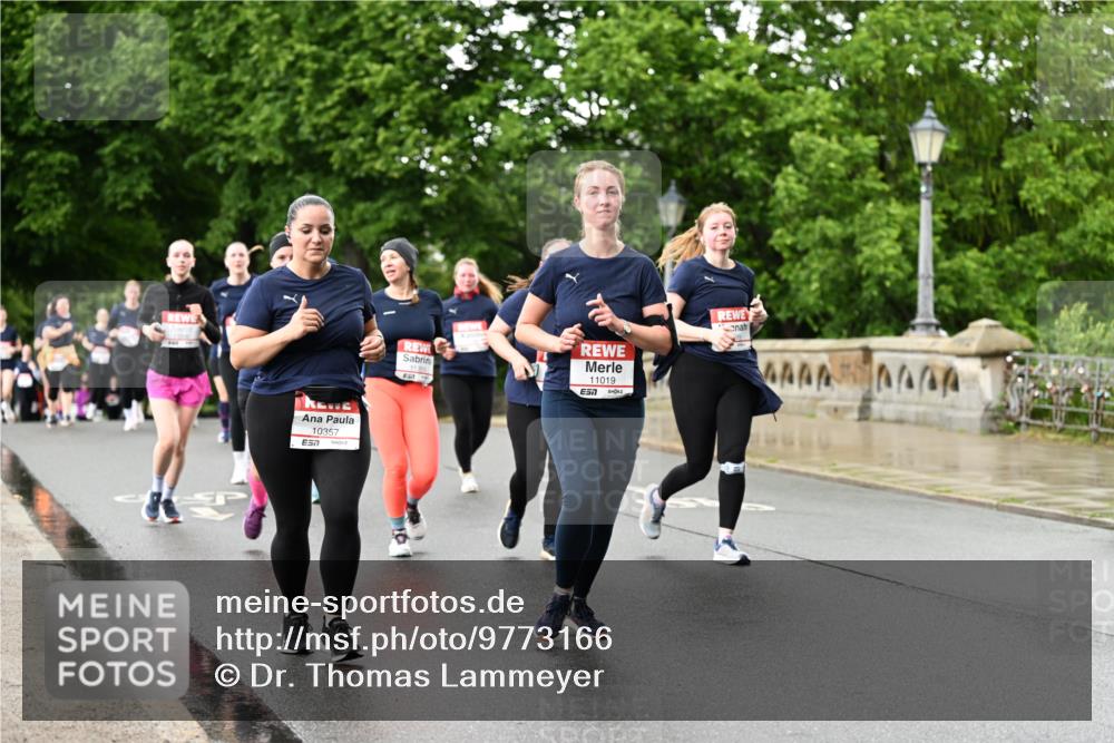 14.06.2026 - REWE Women's Run Dr. Thomas Lammeyer http://msf.ph/oto/9773166 14.06.2026 09:52:03 Laufen 10357, 11019, 4444, 4444 meine-sportfotos.de