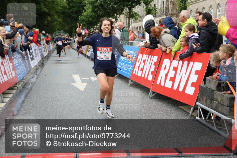 14.06.2026 - REWE Women's Run Strokosch-Dieckow http://msf.ph/oto/9773244 14.06.2026 09:55:23 Ziel 10997, 11443 meine-sportfotos.de