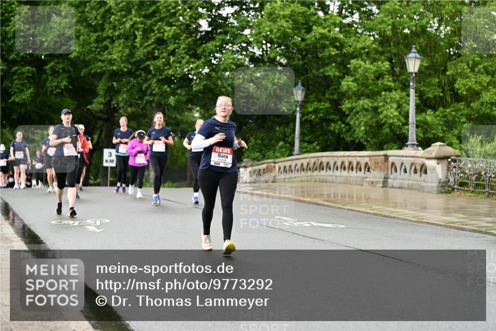 14.06.2026 - REWE Women's Run Dr. Thomas Lammeyer http://msf.ph/oto/9773292 14.06.2026 09:52:18 Laufen 3, 11217 meine-sportfotos.de