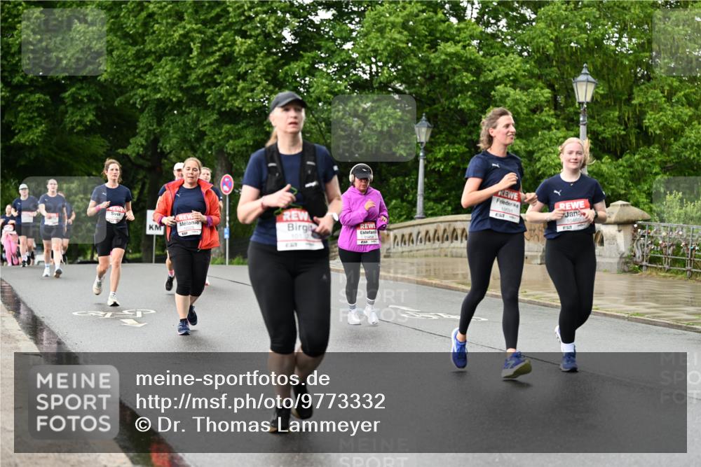 14.06.2026 - REWE Women's Run Dr. Thomas Lammeyer http://msf.ph/oto/9773332 14.06.2026 09:52:22 Laufen 1012, 11458, 10591, 10460 meine-sportfotos.de
