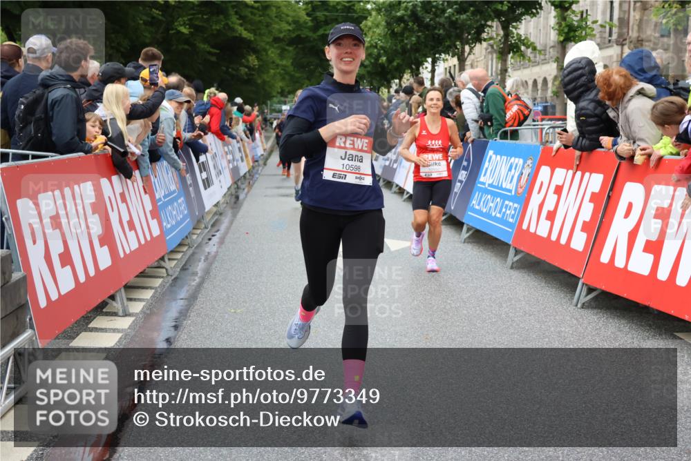 14.06.2026 - REWE Women's Run Strokosch-Dieckow http://msf.ph/oto/9773349 14.06.2026 09:55:28 Ziel 10150, 10598, 10997, 11300, 11443 meine-sportfotos.de