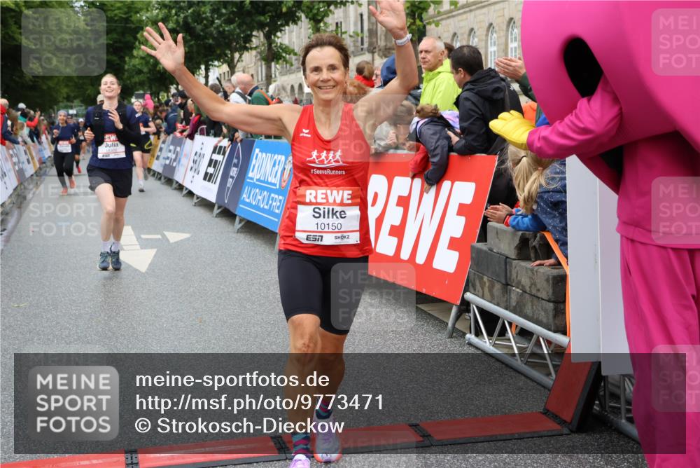 14.06.2026 - REWE Women's Run Strokosch-Dieckow http://msf.ph/oto/9773471 14.06.2026 09:55:31 Ziel 10150, 10231, 10598, 11300, 11443 meine-sportfotos.de