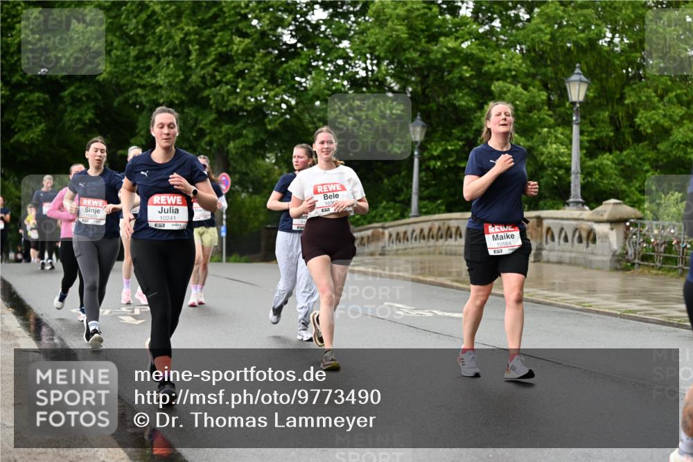 14.06.2026 - REWE Women's Run Dr. Thomas Lammeyer http://msf.ph/oto/9773490 14.06.2026 09:52:42 Laufen 11420, 10241, 5, 1036, 57, 10564, 657 meine-sportfotos.de